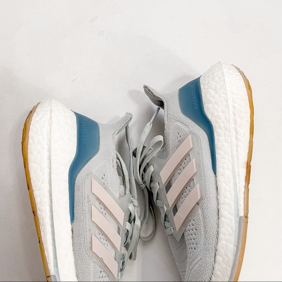 Adidas Ultraboost 21 Women's Training Shoes in Blue and Pink | 8.5 - Picture 10 of 13